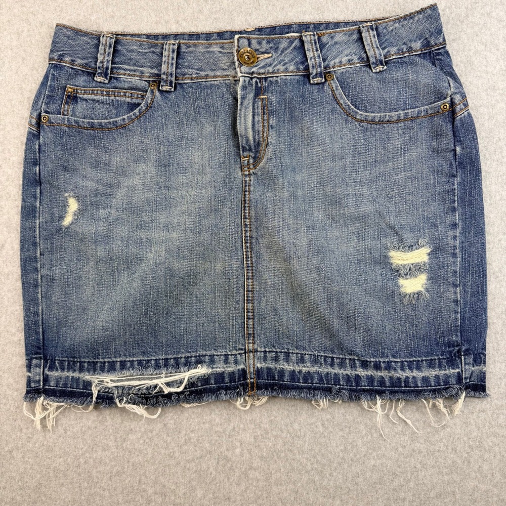 DKNY Jeans Women Blue Denim‎ Mini Skirt Distressed Y2K Frayed Hem Medium Wash